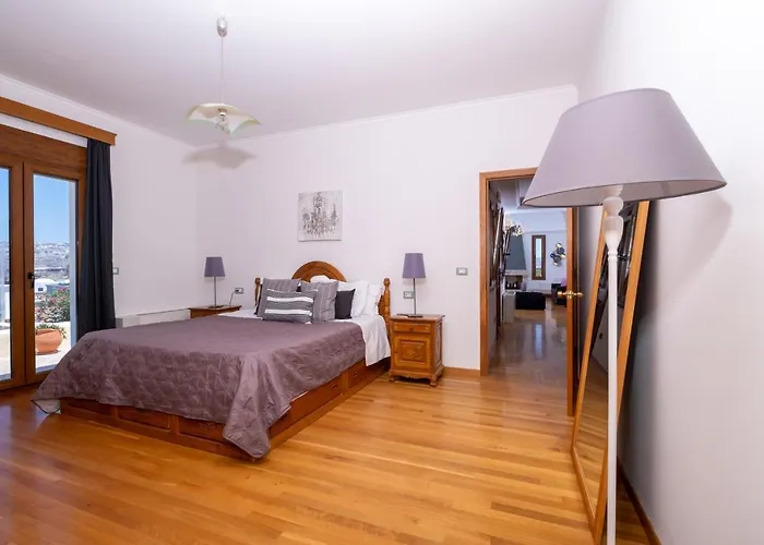 Alba Caldera Villa Holiday home *